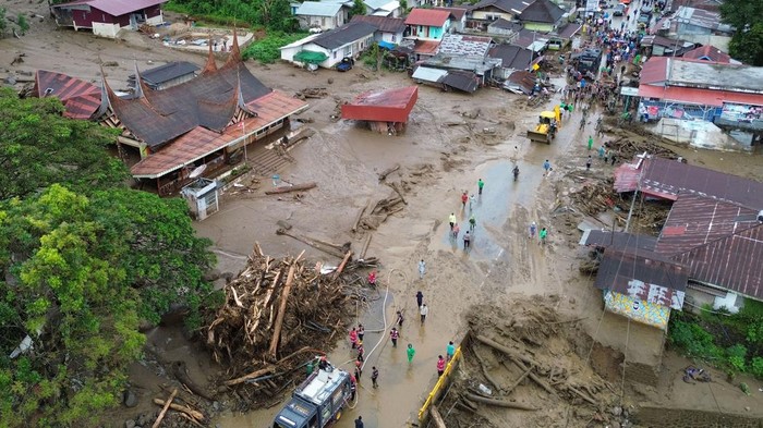 Banjir Bandang Terjang Solok: 1 Warga Meninggal, 1 Hilang, dan Ratusan Rumah Terdampak