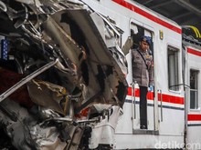 ---
Kecelakaan Maut di Bekasi: 15 Korban Jiwa Tabrakan KA Argo Bromo dan KRL

---