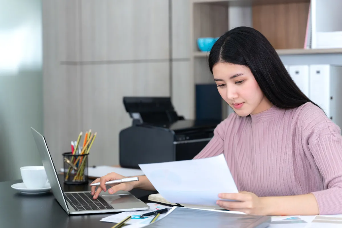 Enam Strategi Mengendalikan Belanja Impulsif di Usia Dua Puluhan Agar Keuangan Tetap Sehat