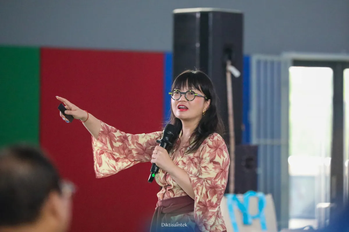 Sebanyak 61% Siswa di Indonesia Memanfaatkan AI, Wamen Stella Christie Ingatkan Risiko Pemikiran Malas