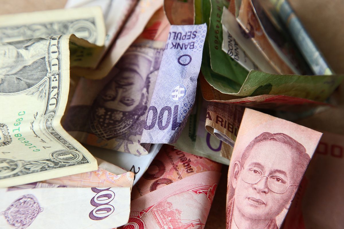 Tujuh Faktor yang Mempengaruhi Penurunan Nilai Rupiah dan Kenaikan Dolar AS