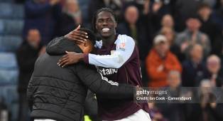 Amadou Onana Mengapresiasi Penampilan Ollie Watkins Setelah Kembali Menunjukkan Ketajaman