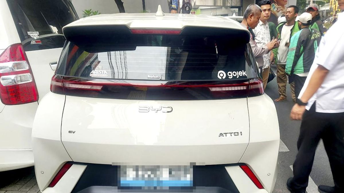 ---
Tersangka Pengemudi Mobil Listrik BYD Terlibat Insiden Lindas Ojol di Jakarta Selatan

---