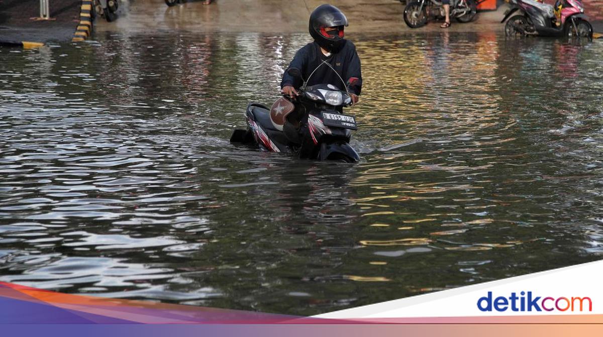 Banjir Melanda Jakarta, 55 RT dan 3 Ruas Jalan Terendam Air