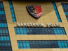 ---
Bareskrim Menetapkan Pendakwah SAM Sebagai Tersangka Kasus Pelecehan Santri

---