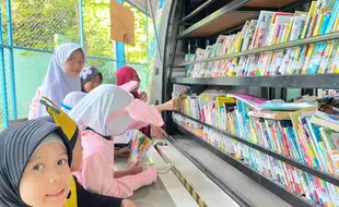 ---
Festival Buku 2026 di SD Al Abidin, Mendorong Generasi Pembaca dan Penulis Muda

---