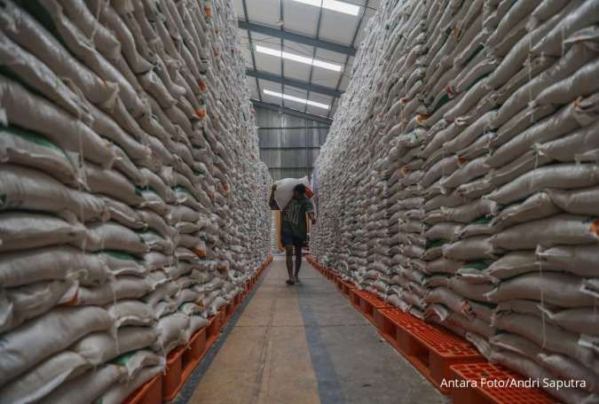 Perkuatan Stok Beras oleh BULOG, 110.000 Ton Disuplai ke Pasar dan Ritel Modern