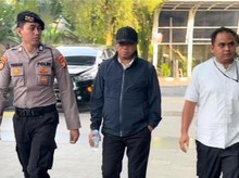 Bupati Tulungagung Diterpa Kasus OTT, Tiba di Gedung KPK untuk Diperiksa