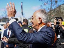 ---
Cairan Merah Targetkan Mantan Putra Mahkota Iran di Jerman

---