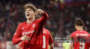 Chelsea dan Barcelona Saingi untuk Dapatkan Ruud Nijstad dari Twente