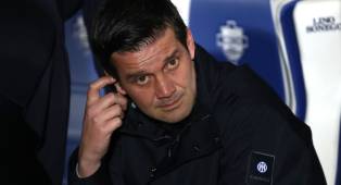 Chivu Mengecam Pemburu Haters Bastoni, Serukan Pentingnya Evaluasi Kesehatan Mental