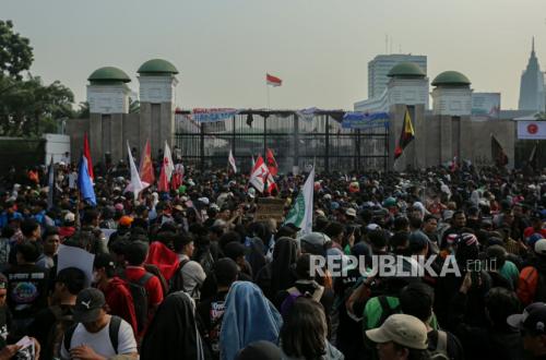 Aksi Pencopetan Warnai Demonstrasi di Depan Gedung DPR