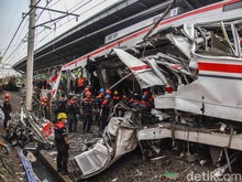 ---
Daftar Nama 15 Korban Meninggal dalam Kecelakaan Kereta di Bekasi
---