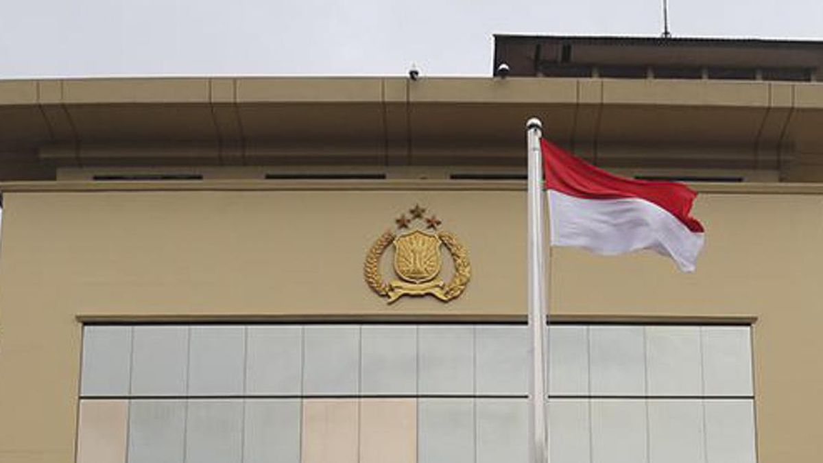 ---
Keluarga Minta Penyelidikan Mendalam Terhadap Kasus Penembakan Polisi

---