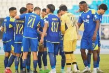 ---
Derbi Jatim Arema FC vs Persebaya Surabaya Digelar di Bali, Arema Hadapi Tantangan Rekor Buruk

---