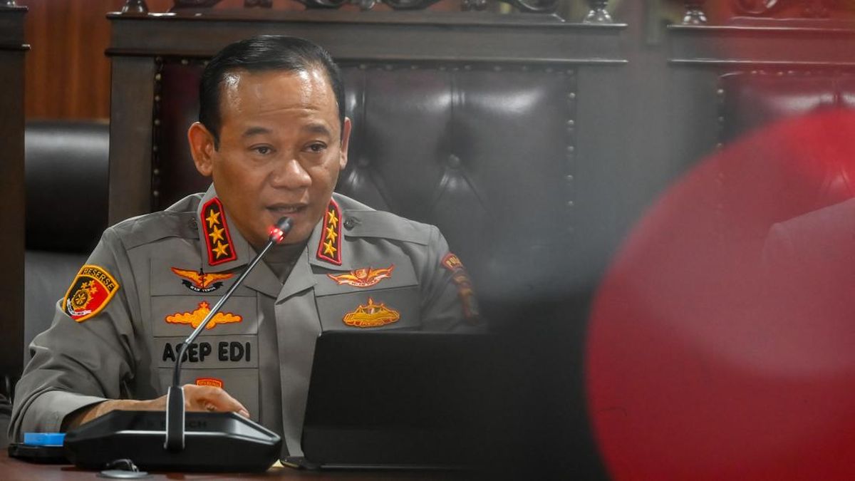 ---
Alasan Pemblokiran Rekening Botok Pati Terungkap di DPR

---