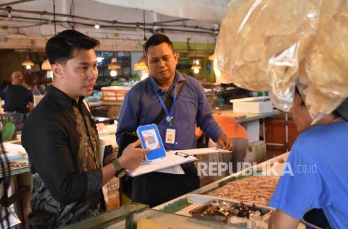 Edukasi Digitalisasi Transaksi untuk Pedagang Tradisional Batam