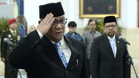 ---
Dilantik Prabowo, Jumhur Tegaskan Statusnya Tidak Terpidana

---