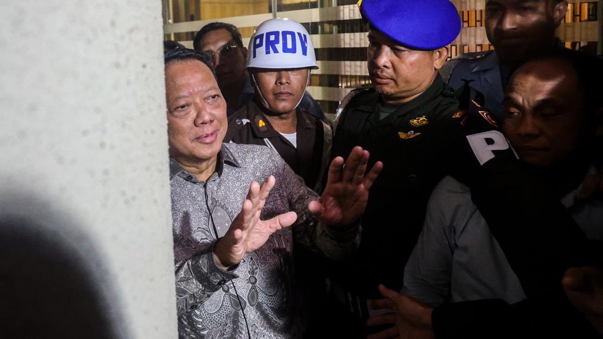 Febrie Adriansyah, Mantan Jampidsus, Resmi Ditahan oleh Kejaksaan Agung