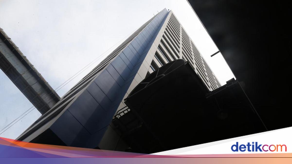 Penggerebekan Markas Judi Online Internasional di Jakarta Barat
