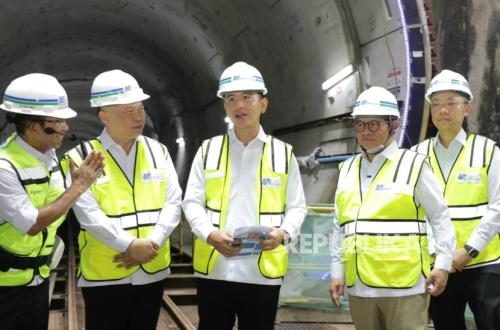 Gibran dan Pramono Tinjau Progres Pembangunan MRT Jakarta Hingga Monas