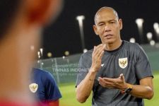 ---
Aksi Tendangan Kungfu Fadly Alberto, Nova Arianto Siapkan Sanksi Tegas

---
