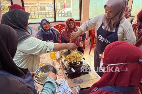 Pelatihan Kewirausahaan YIS Membuka Peluang Bisnis bagi Ibu-Ibu