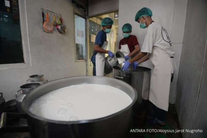 Tantangan Hilirisasi dalam Industri Pengolahan Susu di Sektor Peternakan Sapi Perah