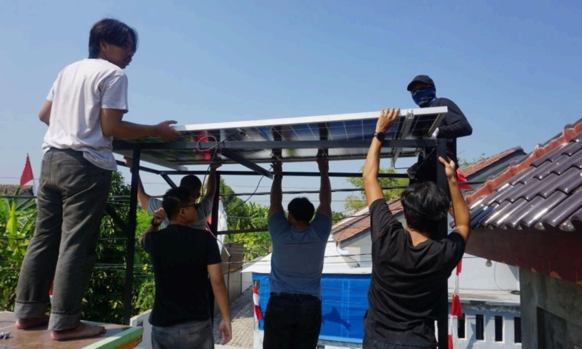 Inovasi Cemerlang ITS: SUNTRACK-EDU, Solusi Energi Surya untuk Pesantren Madiun