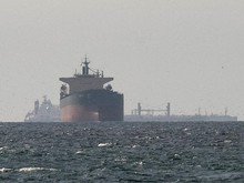 ---
Iran Menerima Pembayaran Pertama dari Pungutan Tarif Selat Hormuz
---