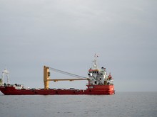 Iran Mengumumkan Selat Hormuz Kembali Dibuka untuk Kapal Komersial