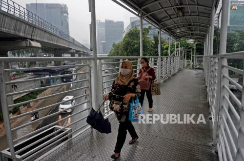 Pembongkaran JPO "Love-Hate Relationship" di Jakarta Selatan