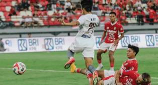 ---
PSM Makassar Harus Ubah Taktik Setelah Kartu Merah

---