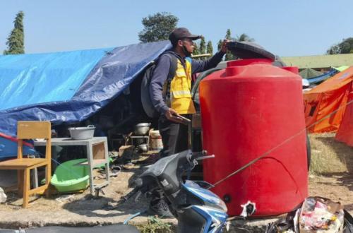 Dukungan Kementerian PU untuk Air Minum dan Sanitasi bagi Pengungsi Gempa di Reok NTT
