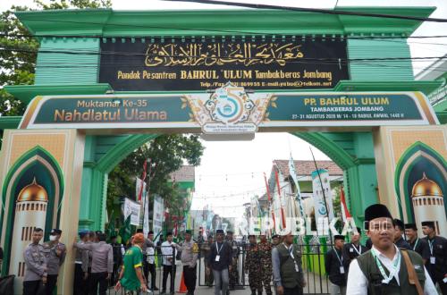 Kiai Sepuh NU Berkumpul di Lirboyo, Soroti Isu 'Karantina' dan Minta Presiden Tak Intervensi
