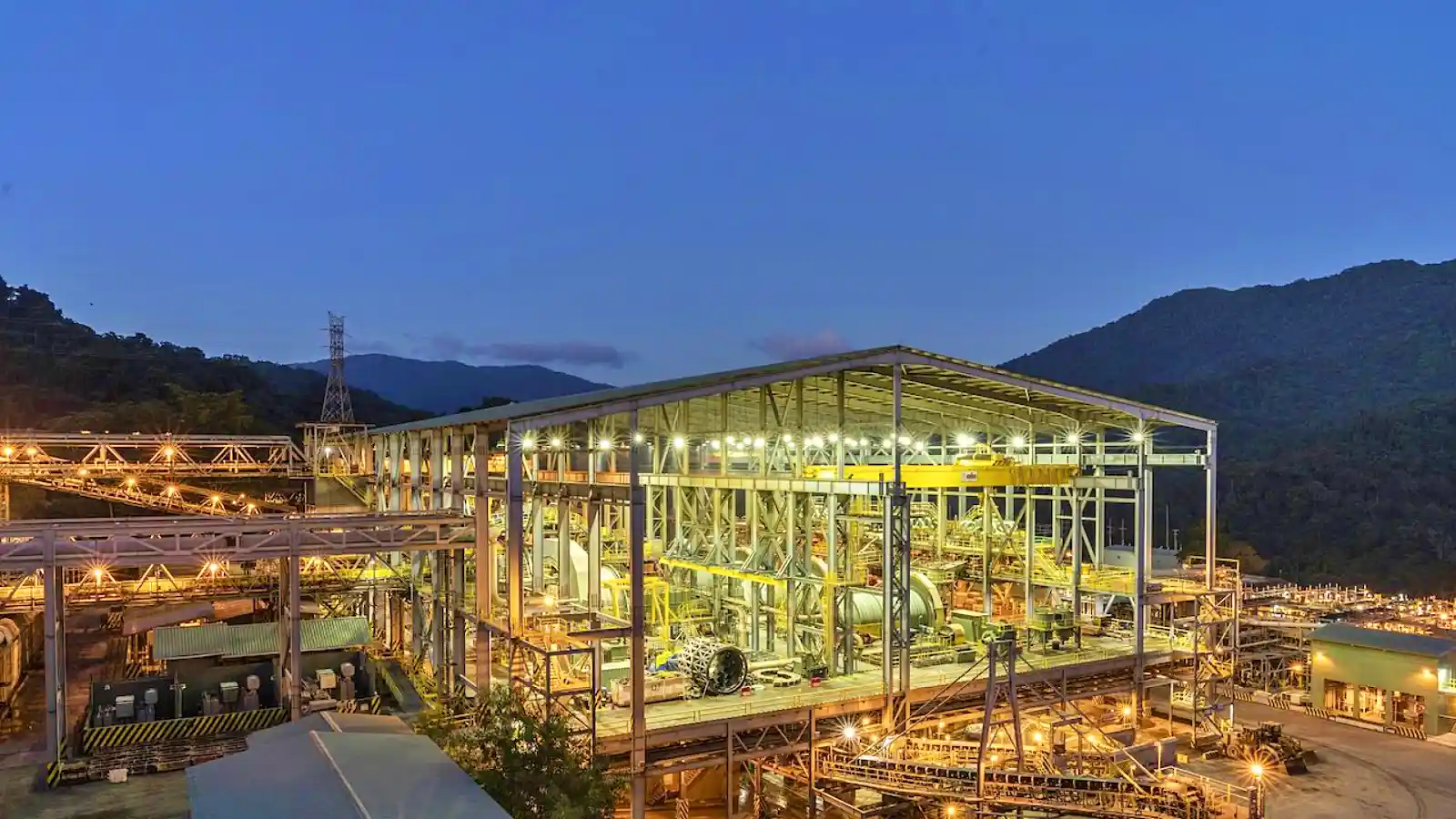 Penurunan Laba AMMN di Tahun 2025: Fakta dan Faktor Penyebabnya