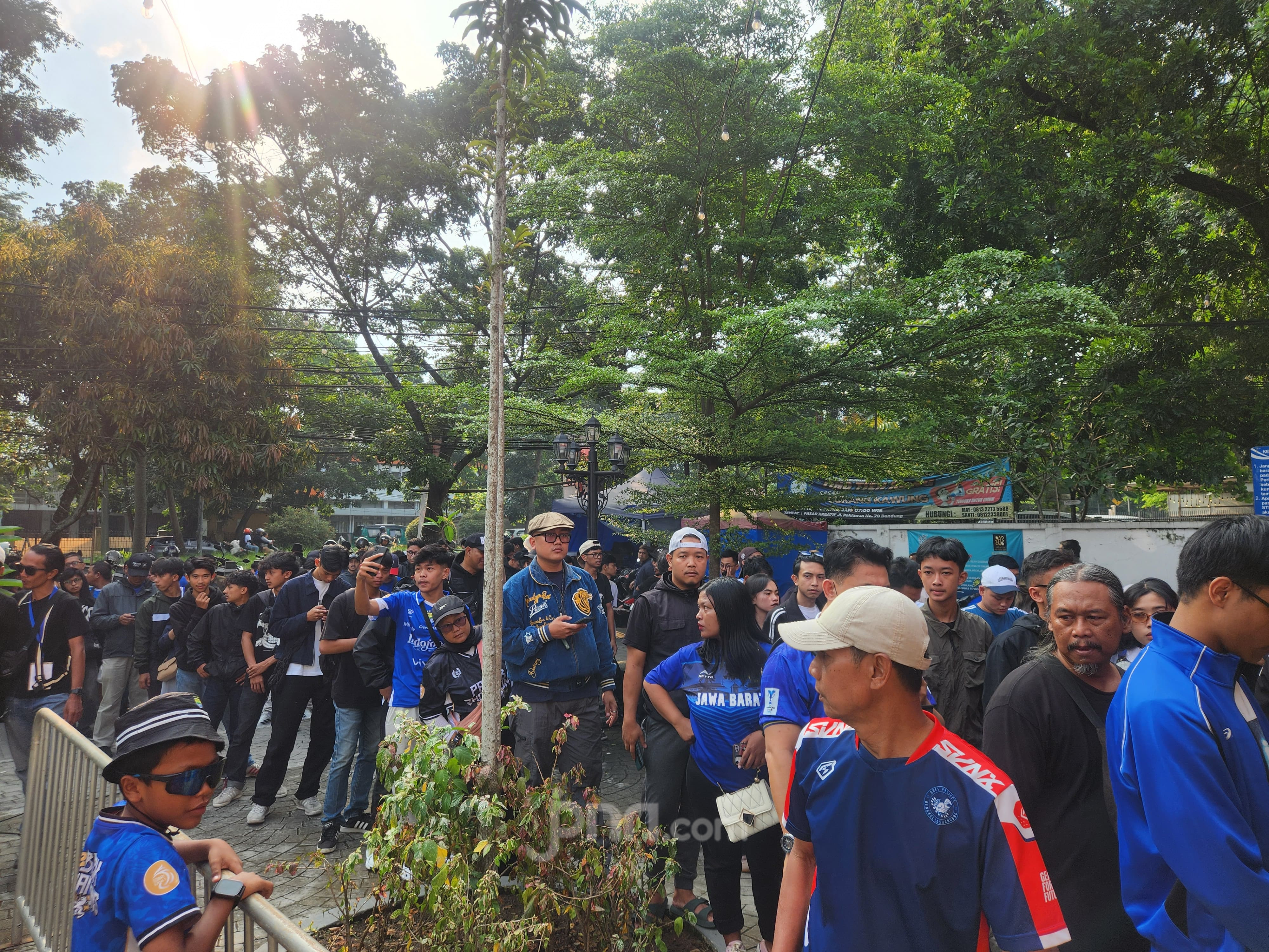 Ribuan Bobotoh Serbu Nobar Persija vs Persib di Bandung, Polisi Siapkan Pengamanan Ketat