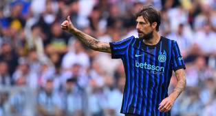 Cristian Chivu Percayakan Francesco Acerbi di Pertahanan Saat Melawan Como