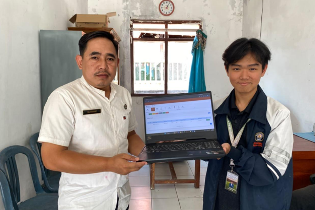 Mahasiswa KKN Undip Inovasi Aplikasi SIAK untuk Mempercepat Digitalisasi Administrasi Desa Ngablak