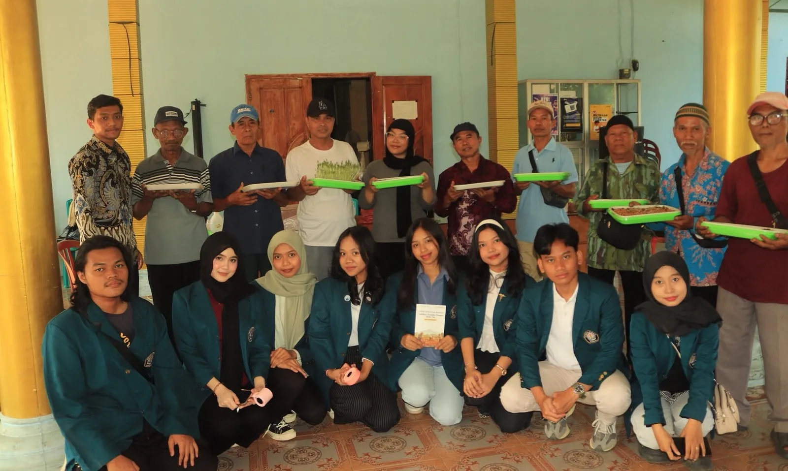 Mahasiswa KKN Undip Memperkenalkan Budidaya Microgreens untuk Pertanian Berkelanjutan