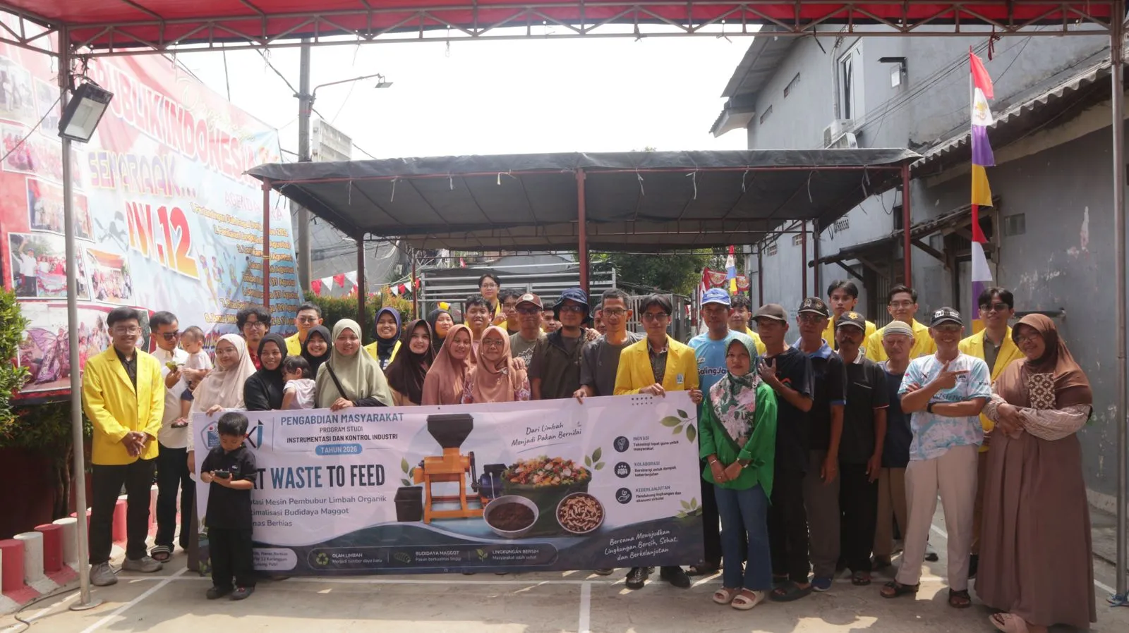 Mahasiswa PNJ Serahkan Mesin Pengolah Limbah Organik ke KRL Bogor untuk Efisiensi Pakan Maggot