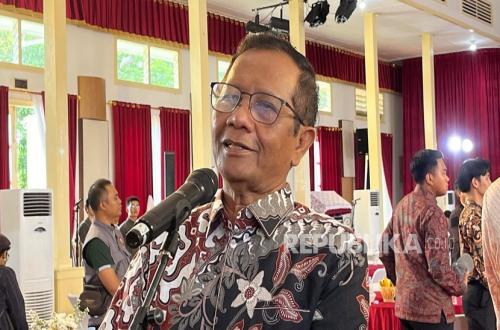 Mahfud MD Menanggapi Kesalahan Pengacara Oiwobo dalam Melaporkan Tyo