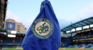 Mantan Bintang Chelsea Mengumumkan Pensiun Setelah Insiden Kolaps Saat Berlatih