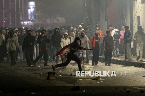 Massa Pengendara Motor Provokasi di Pejompongan