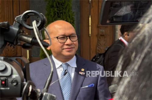 Pengelolaan Kereta Cepat Beralih ke Kemenkeu, Rosan Pastikan Proses Berlanjut