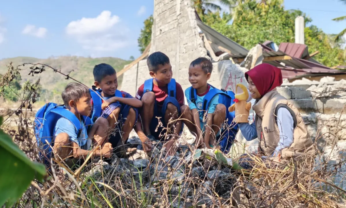 Menelusuri Jejak Kemanusiaan di NTT: Upaya ITS untuk Membantu Korban Gempa