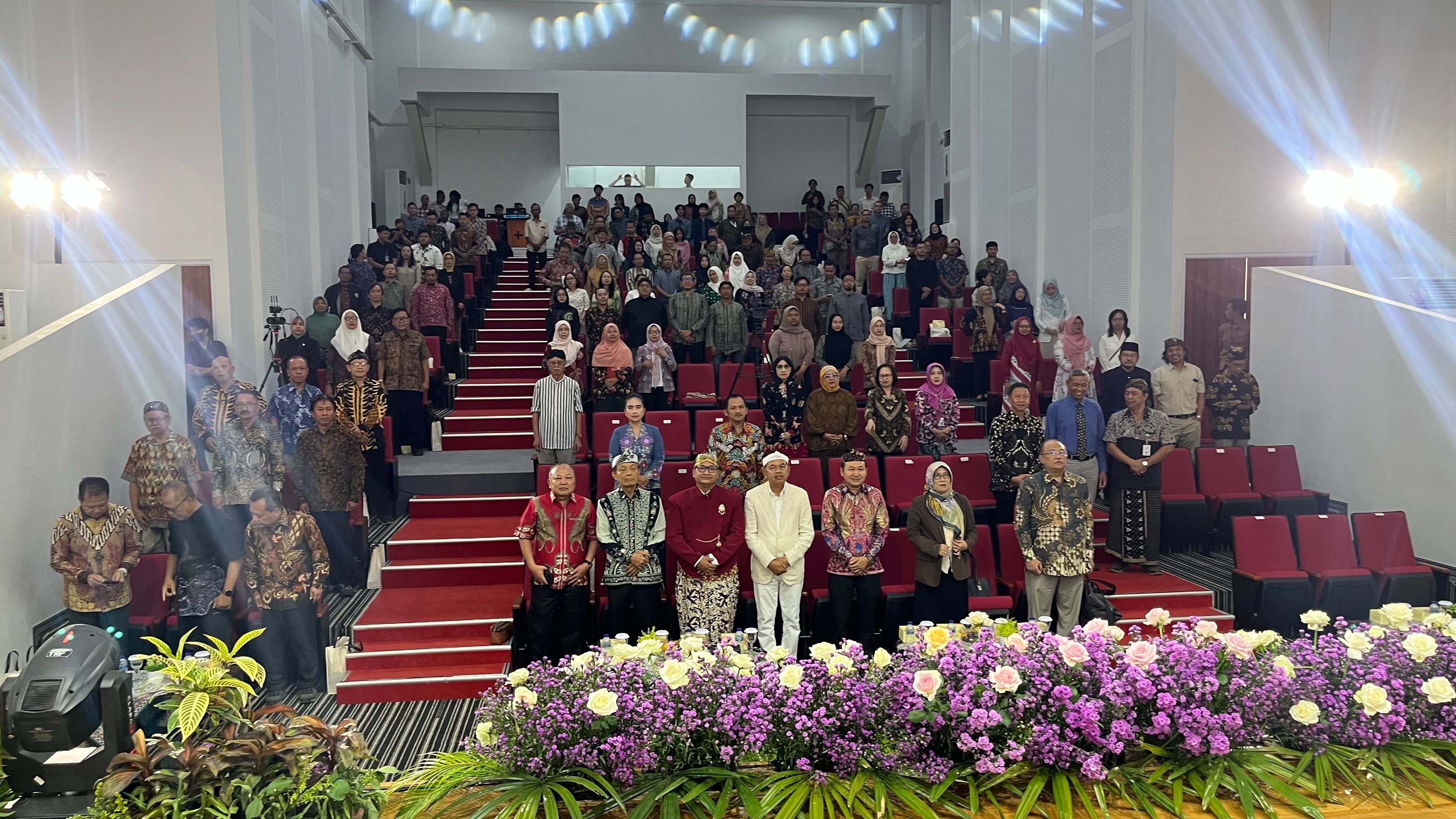 Perayaan Meriah Dies Natalis ke-61 FIB Undip: Orasi Budaya dan Pameran Keris Tosan Aji