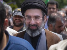 Mojtaba Khamenei Dilaporkan Dalam Kondisi Tak Sadarkan Diri dan Mendapat Perawatan di Qom, Iran