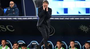 ---
Napoli Menang Telak 4-0 atas Cremonese, Conte Soroti Peran Penting McTominay dan Alisson

---