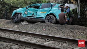 ---
Kondisi Sopir Taksi Green SM Pasca Kecelakaan Kereta di Bekasi Timur
---
